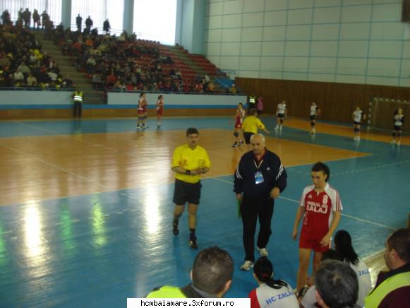 simbata,18 martie, de la ora 11.00 este programat (in devans) derby-ul regional la handbal feminin
