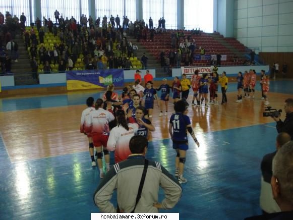 etapa a vii-a a ligii de handbal feminin �ncepe cu duelul dintre şi hcm baia mare, ocupantele